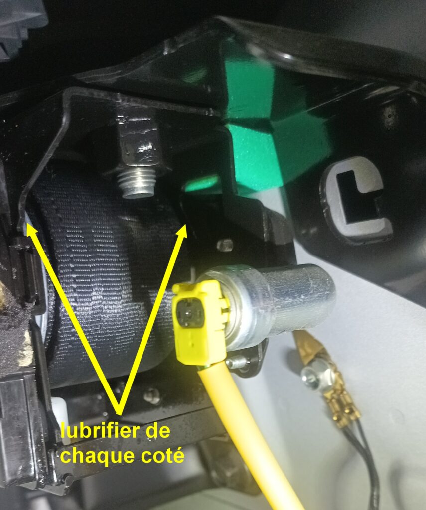 Enrouleur ceinture Mazda CX3 - Tuto