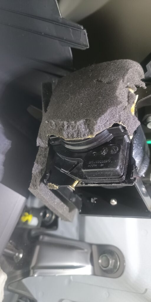 Enrouleur ceinture Mazda CX3 - Tuto